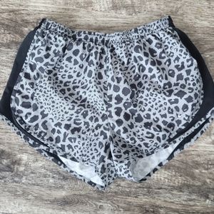 Women's Nike athletic shorts leopard print, size L excellent used condition